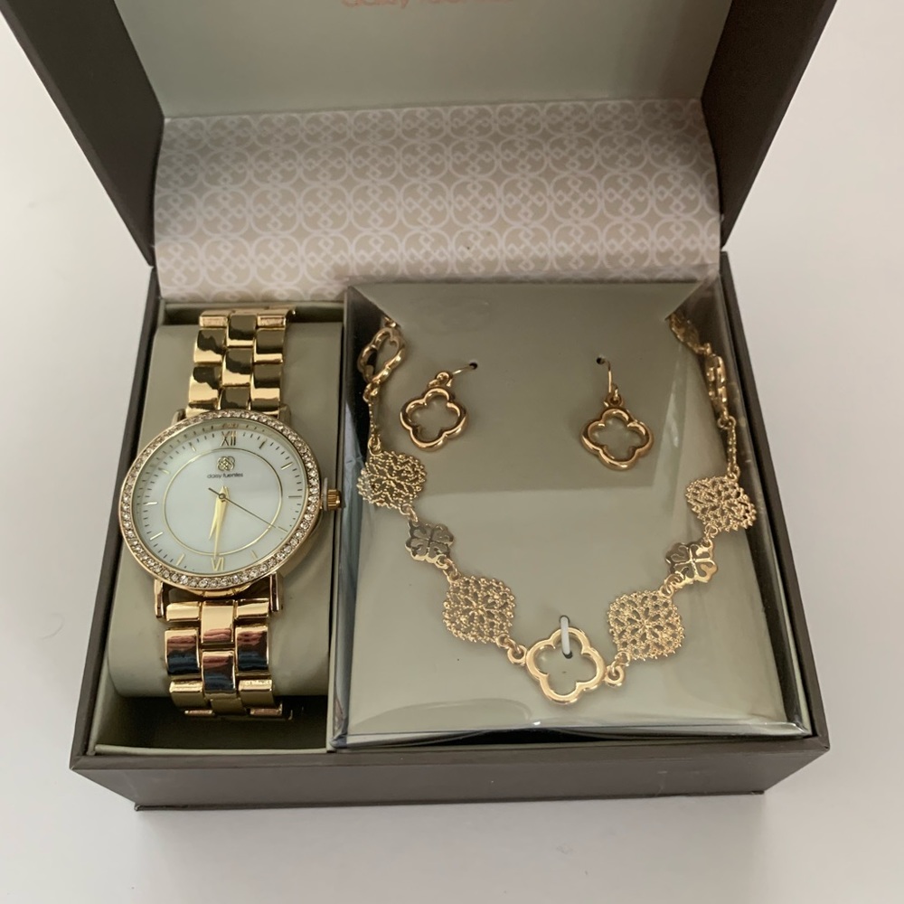 Daisy Fuentes Gold 3 Piece Set